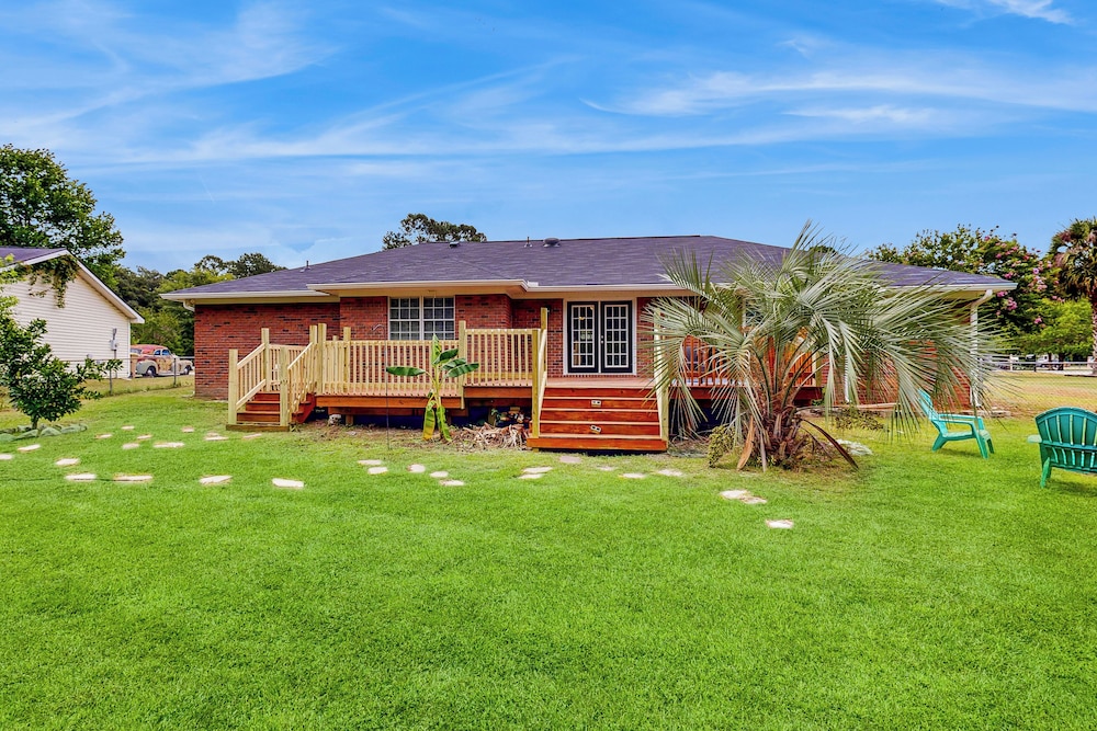 Charming Rincon Home w/ Large Yard & AC