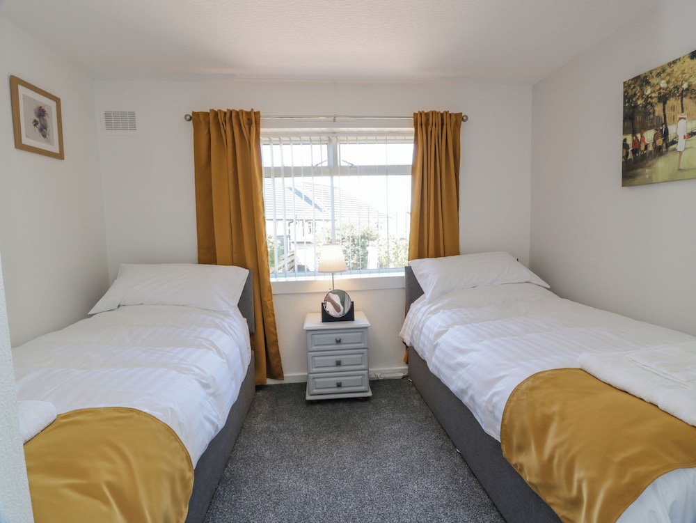 22 Turnberry Road