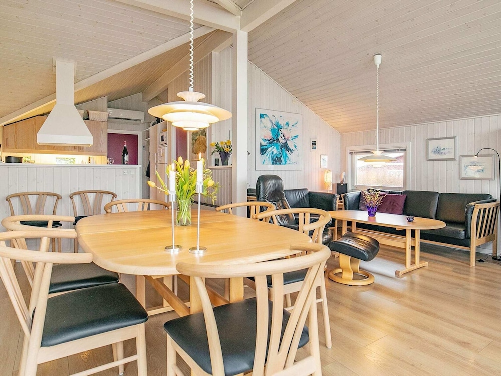 8 Person Holiday Home in Humble view 4