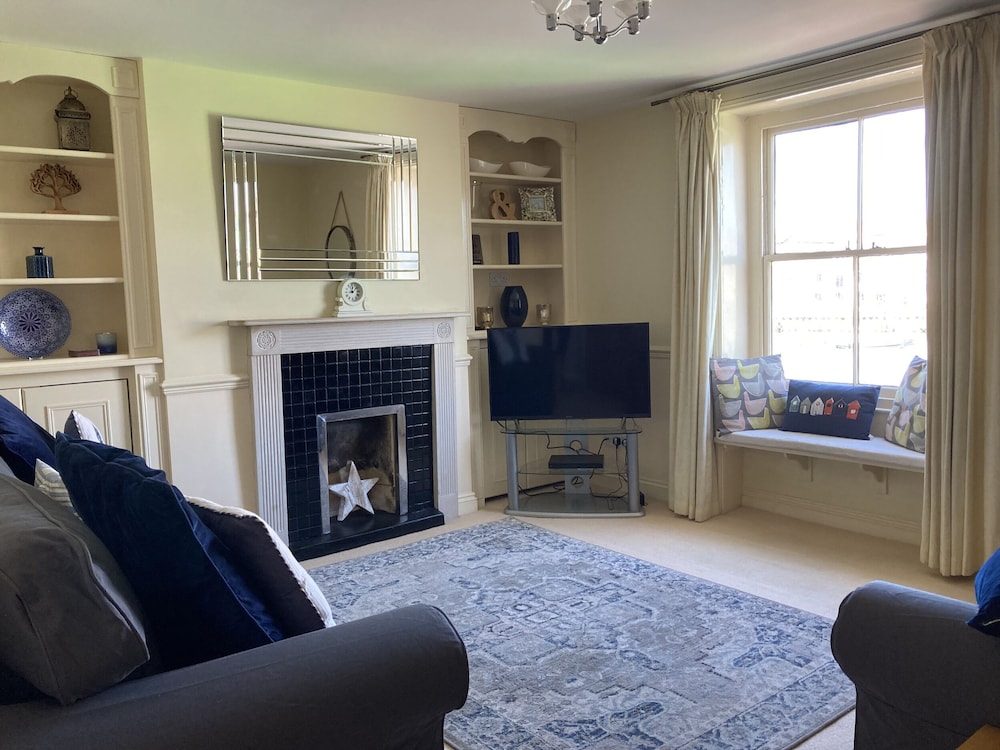 Harbourside Cottage view 4