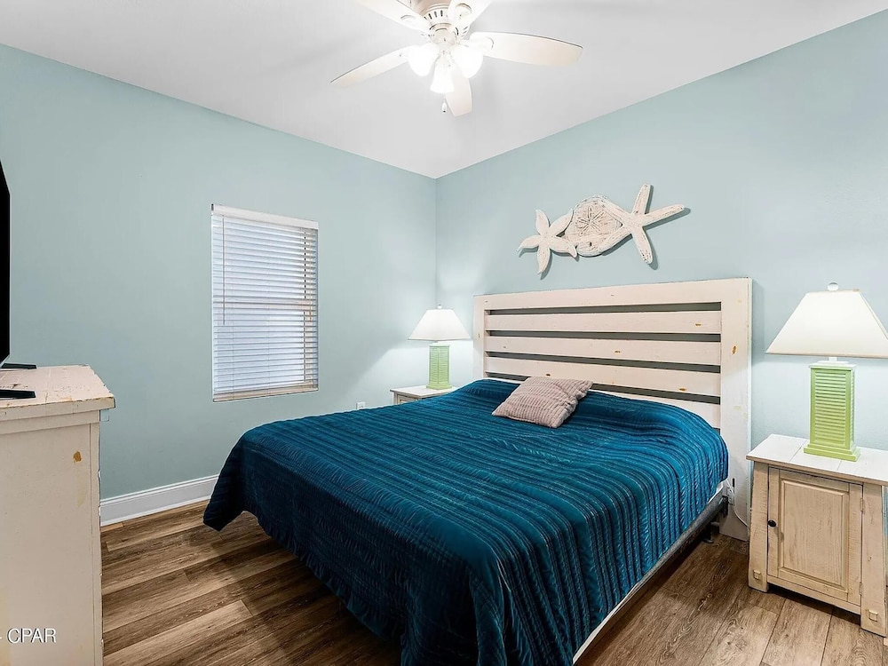 Laketown Wharf 1523