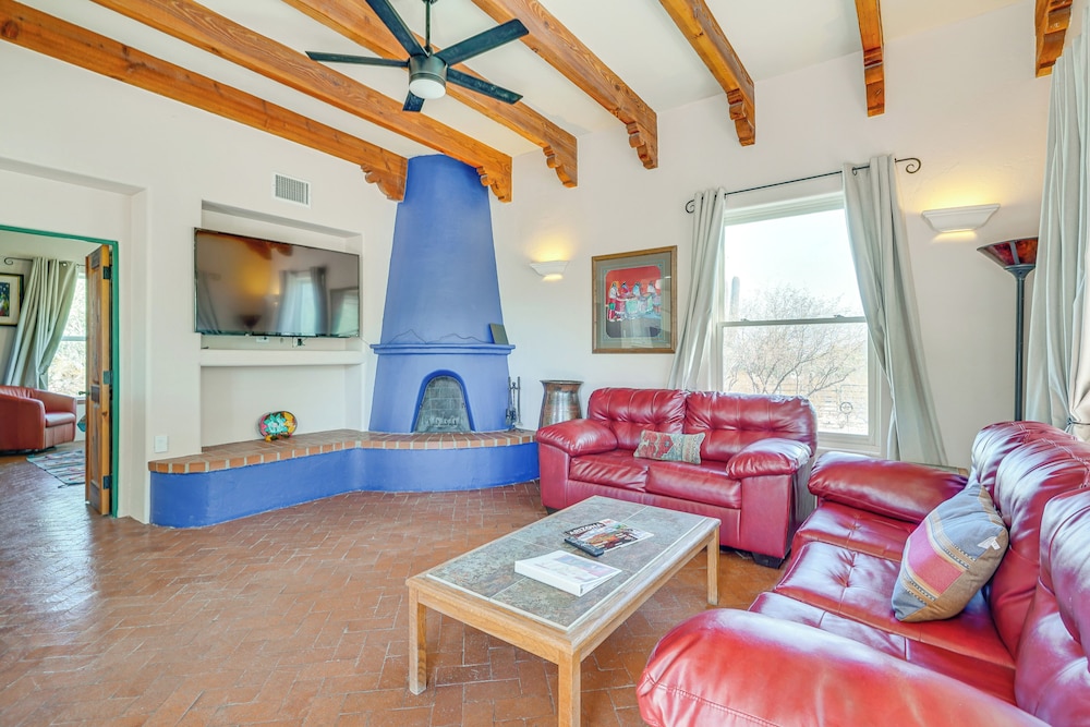 1 Mi to Saguaro NP: Charming Tucson Casita