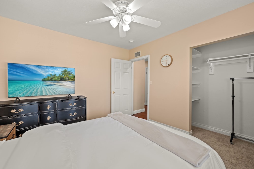 Private Room With Shared Bathroom