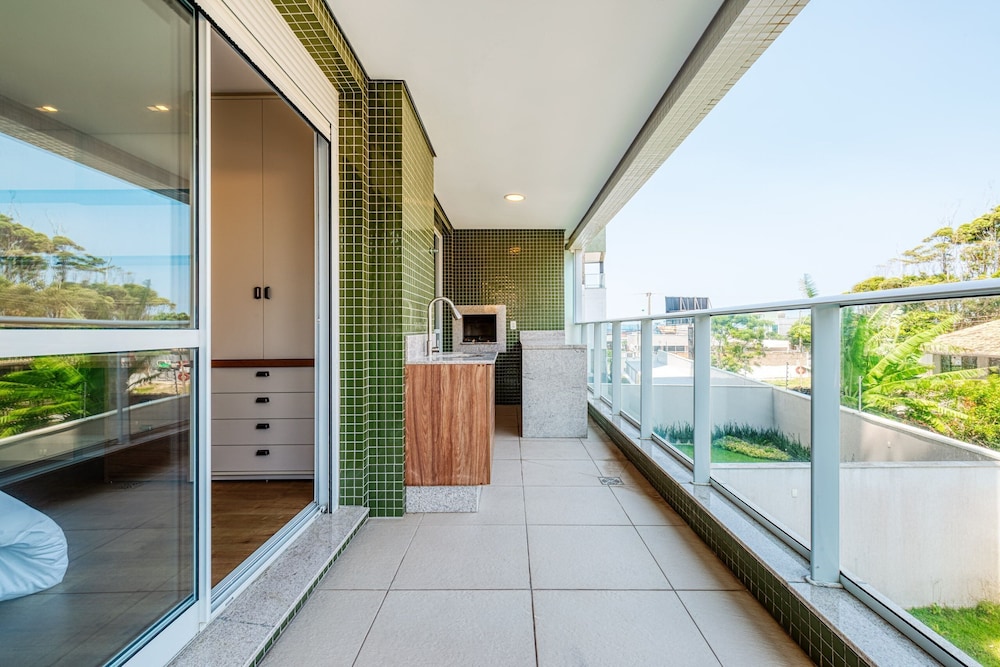 Modern Apt With Balcony 150m From the sea Abc0202