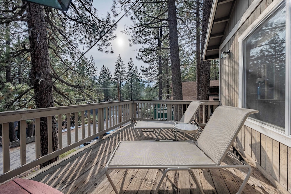 Stylish Truckee Retreat Deck, Near Lake & Skiing Moraine by Avantstay