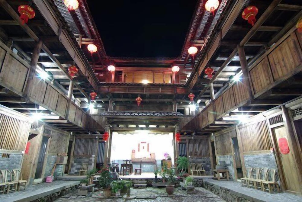 Nanjing Tulou Qingdelou Inn