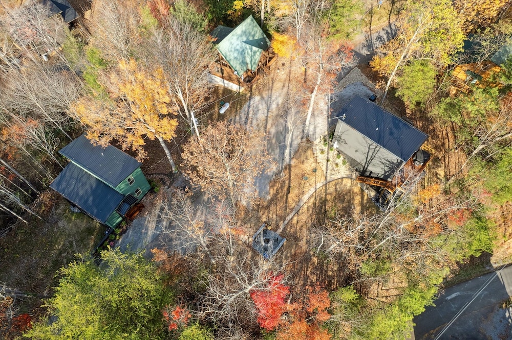 2 Brand New Cabins for Family Retreat