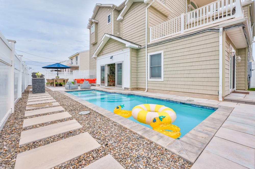 Heated Pool Hot Tub 5BR Game Room Elevator Cabana