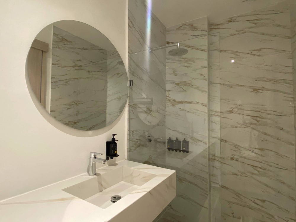 w Exceptional 2BR w Fantastic Terrace in CTG