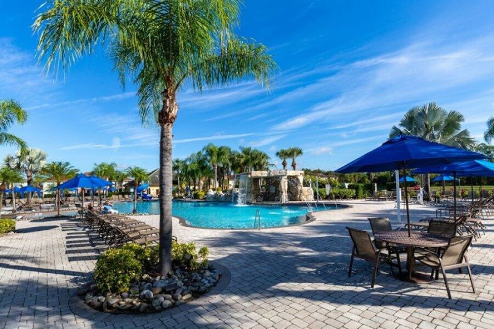 Amazing 4 Bedrooms 3 Bath Sleeps 10