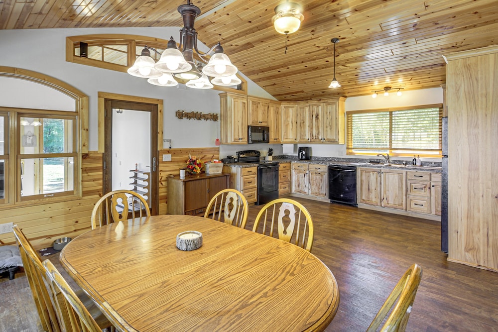 'long Lake Lodge' w/ Watercrafts & Fire Pits