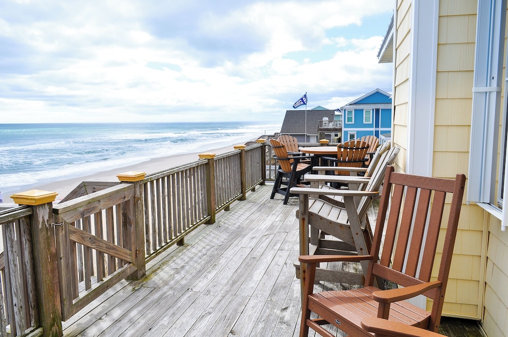 Sunflower Beach House by Topsail Realty