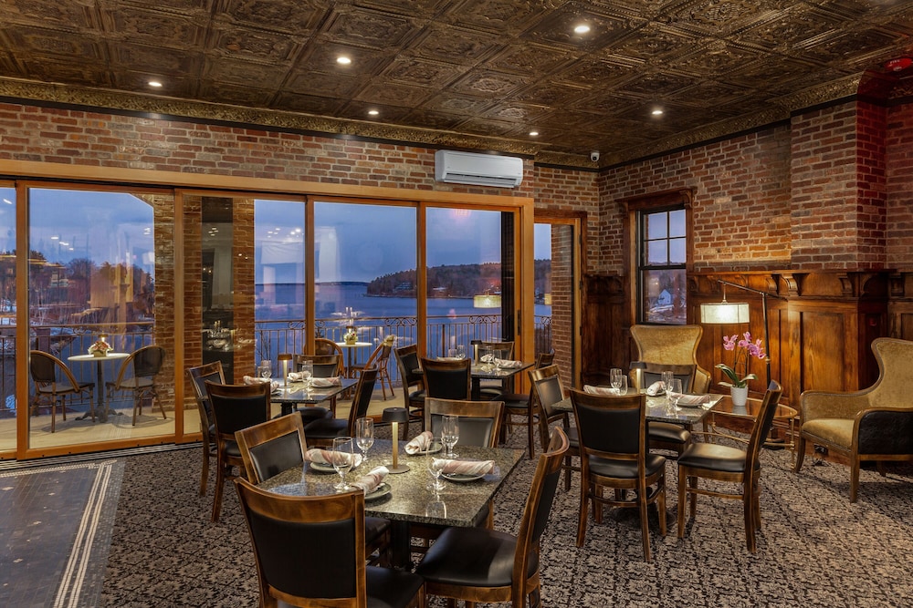 Rockport Harbor Hotel 26