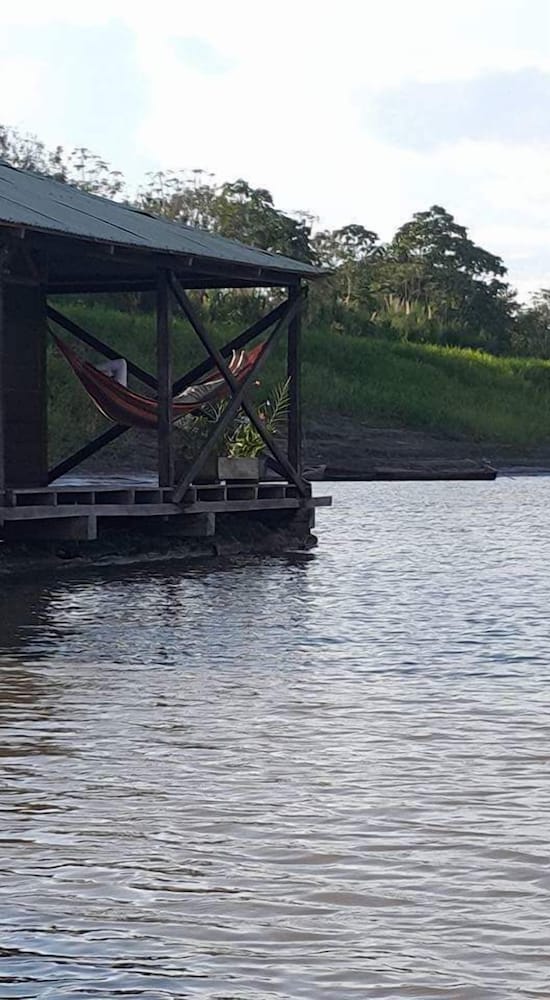 Kurupira Cabin Floating