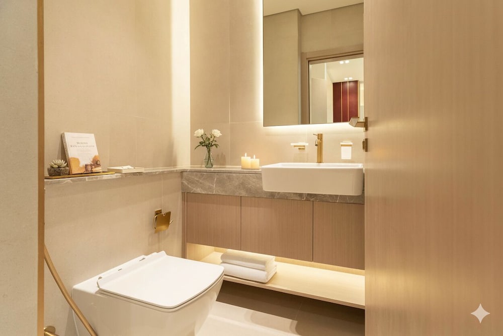 Binghatti Royale - Luxury 1BR Haven