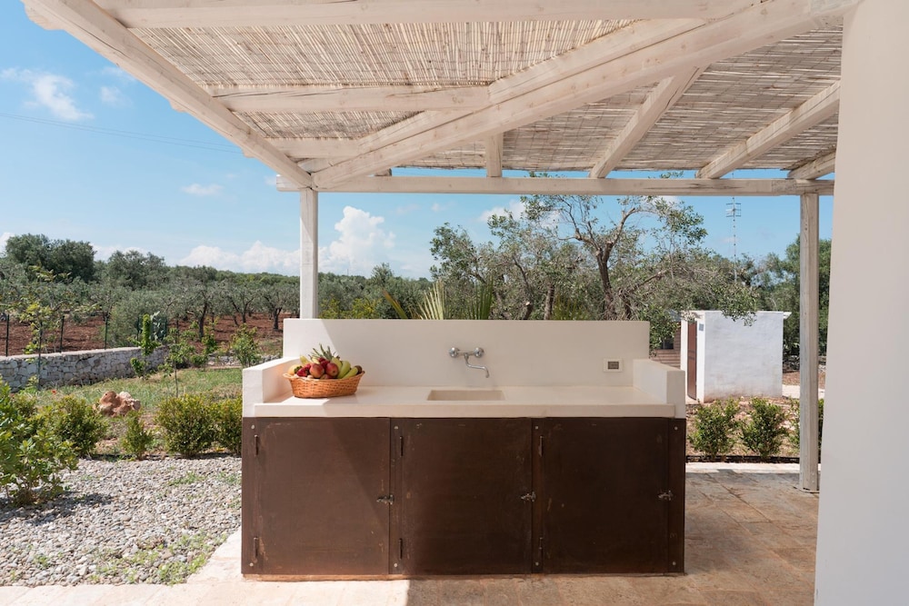 Trullo Eughene a con Piscina