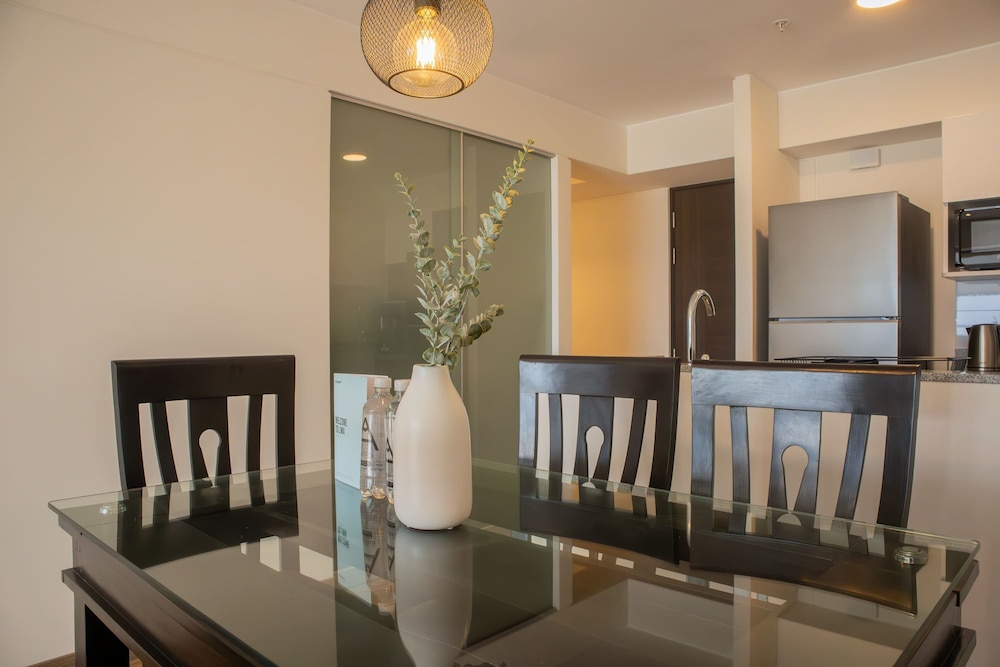 w Beautiful 3BR w Balcony in San Isidro