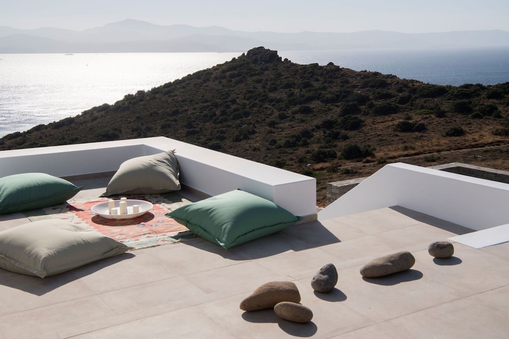Rising Sun sea View Villa Near the Beach Paros