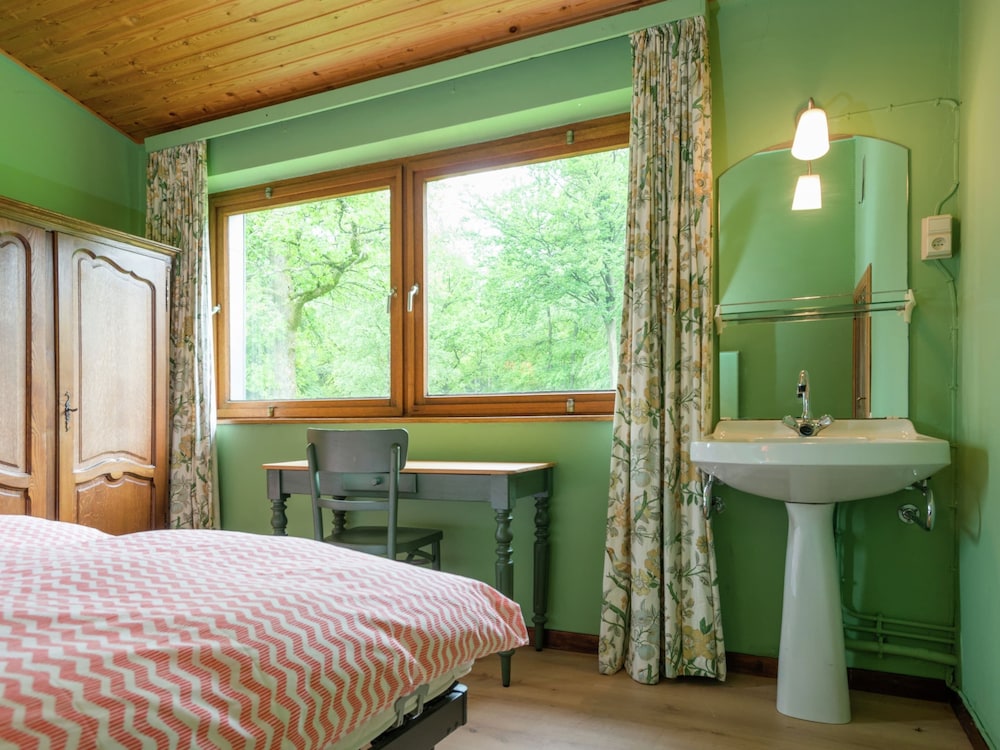 Rustic Retreat in Houvegne view 5