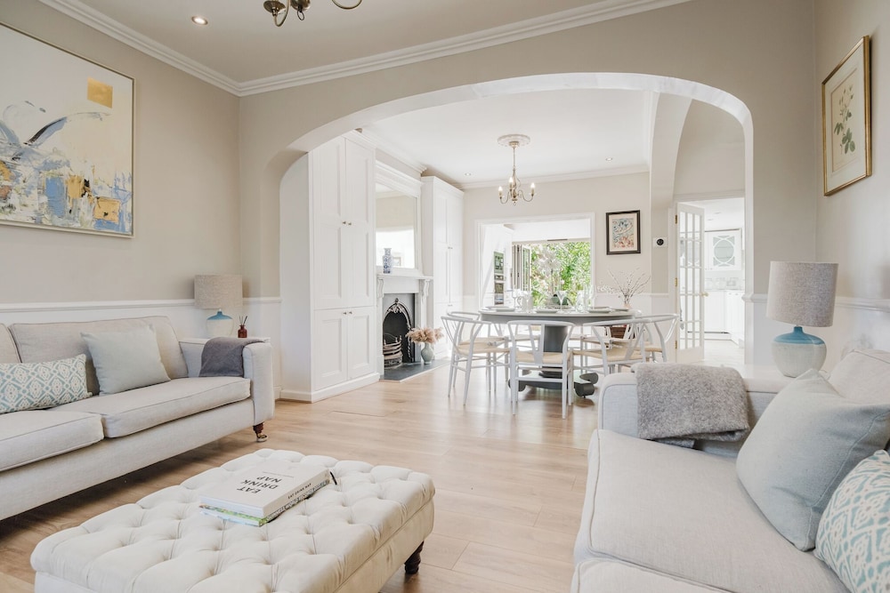 Stylish Townhouse Annexe Cheltenham