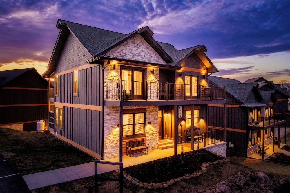 Cozy Cub Luxury Cabin Pigeon Forge