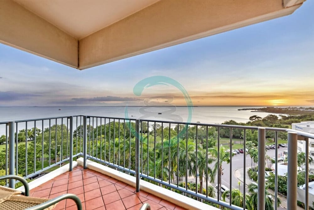 ZEN88 ESPLANADE - 1BR Ocean View Suite