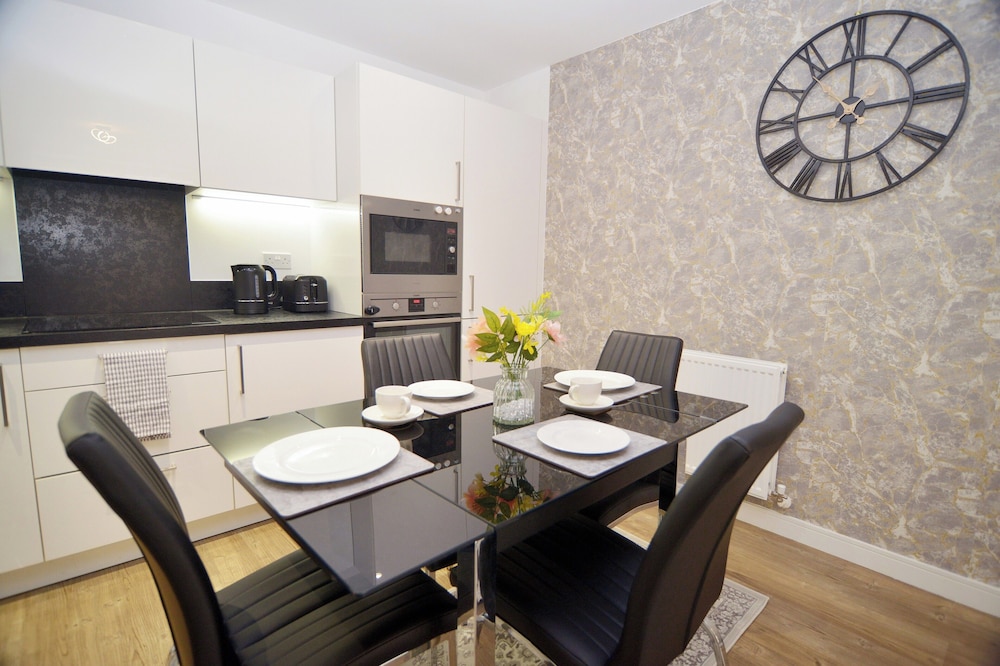 London Chic 2-bed Apartment With Stunning Views