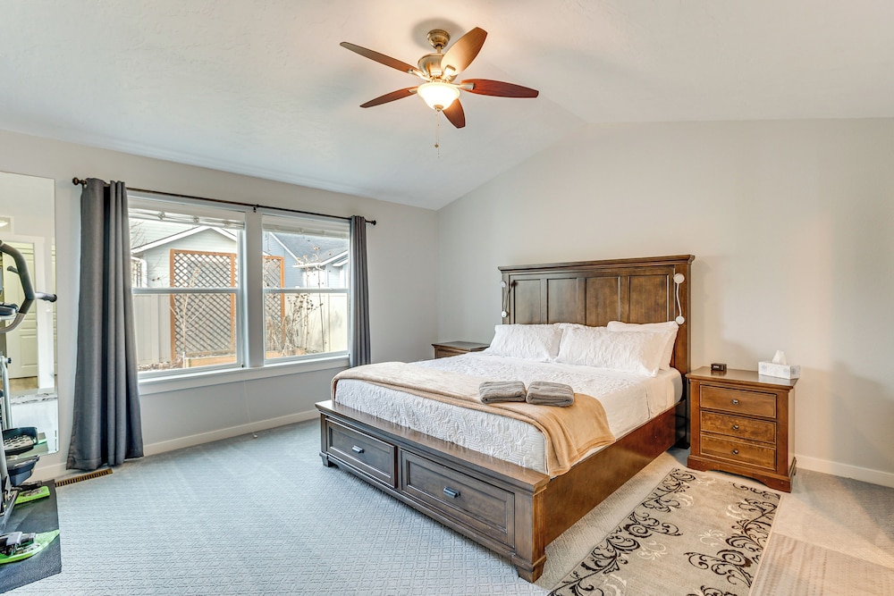 Kuna Group Getaway w/ Patio & Grill