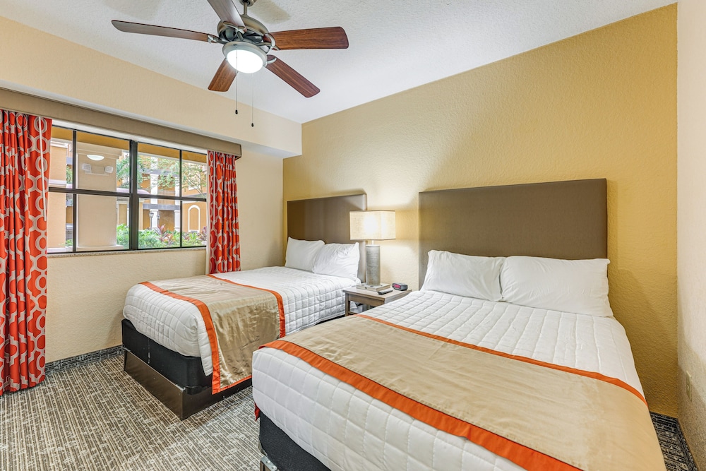 Poolside Bliss & Theme Park Thrills: Orlando Oasis