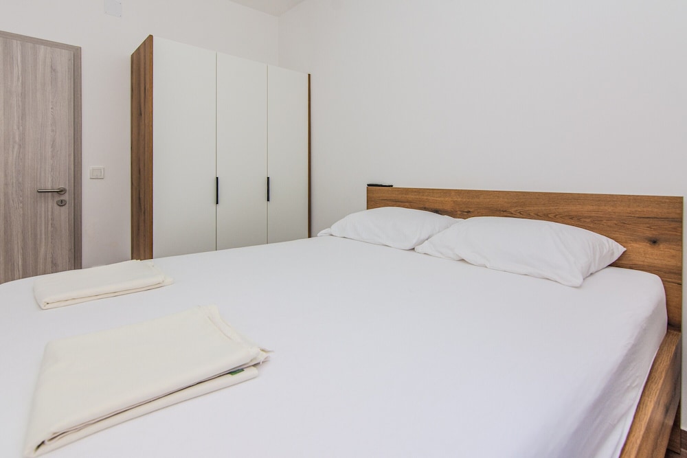 Apartments Mucaj