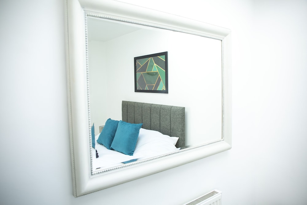 Modern Townhouse Apartment in Stratford Upon Avon With Wifi & Netflix view 2
