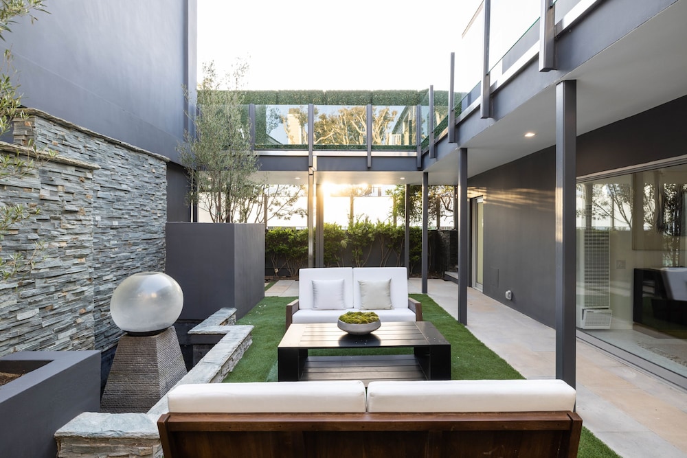 Villa B Modern in Malibu view 5