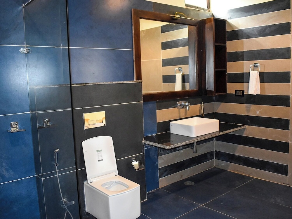 Amaris Greens Resort