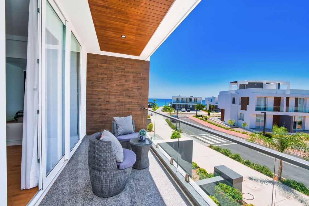 Four Seasons Life Official