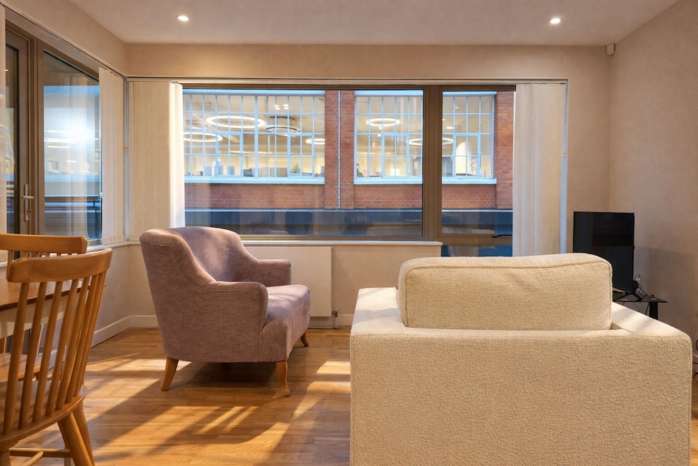 Still Life Clerkenwell Executive
