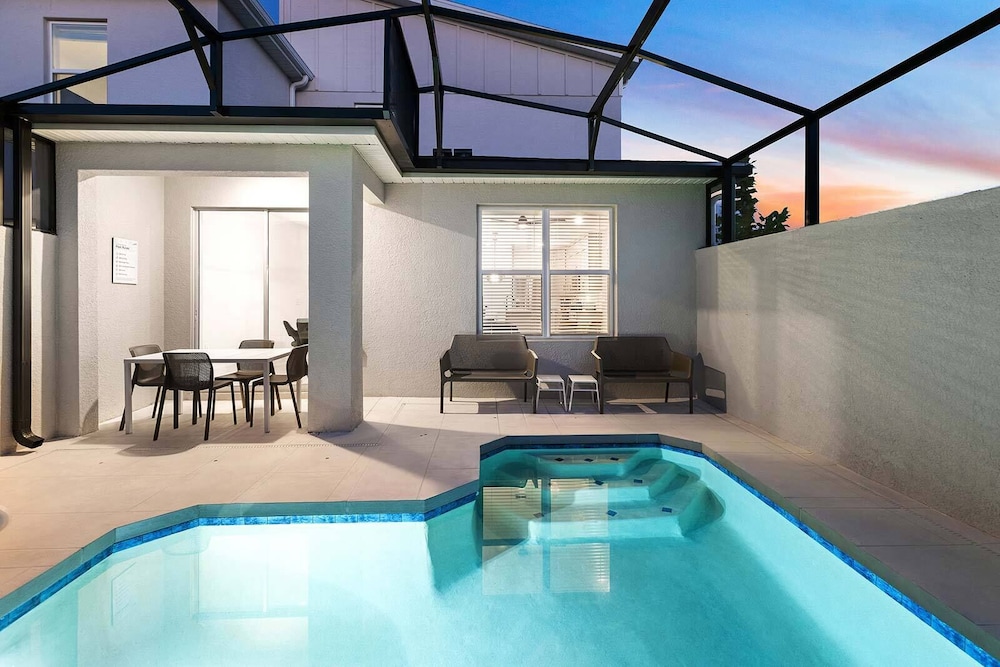 Vor5346aa: 5 Bed, Gamer's Paradise, Pool