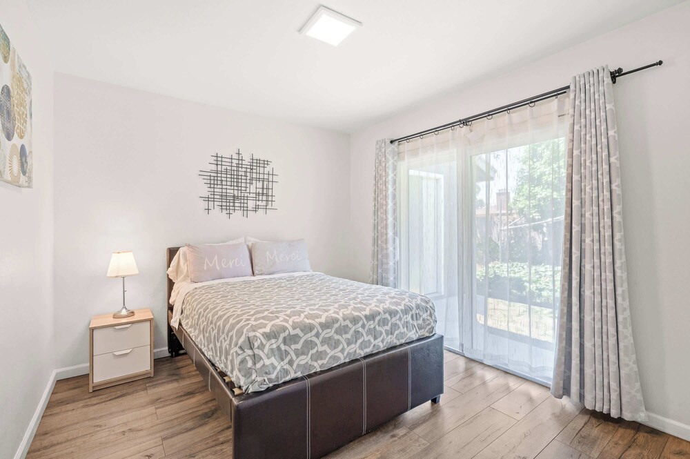 Spacious Family Friendly House in Central Location