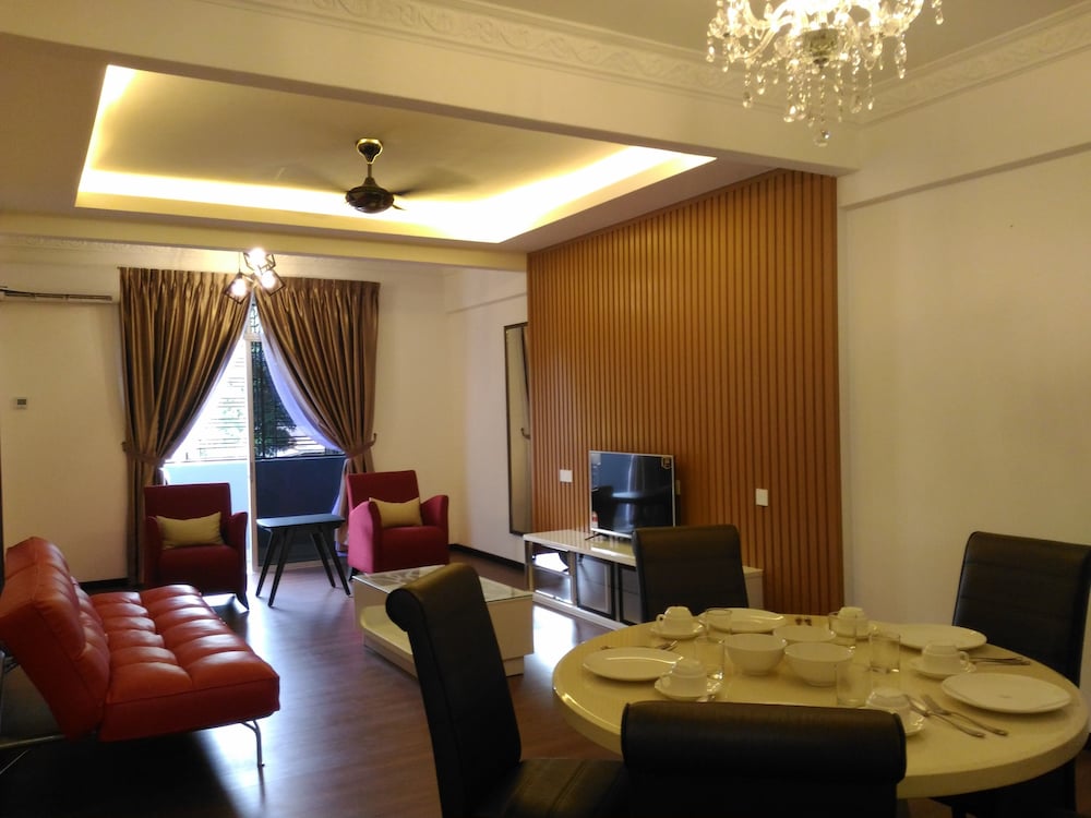 Midcity Service Suite photo 2