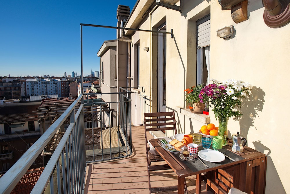 Milan Skyline Apartment, Città Studi, 1 min Metro, Terrace, Wifi, Netflix