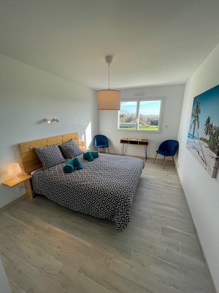 House in Ploudalmezeau With Heated Pool & Beaches