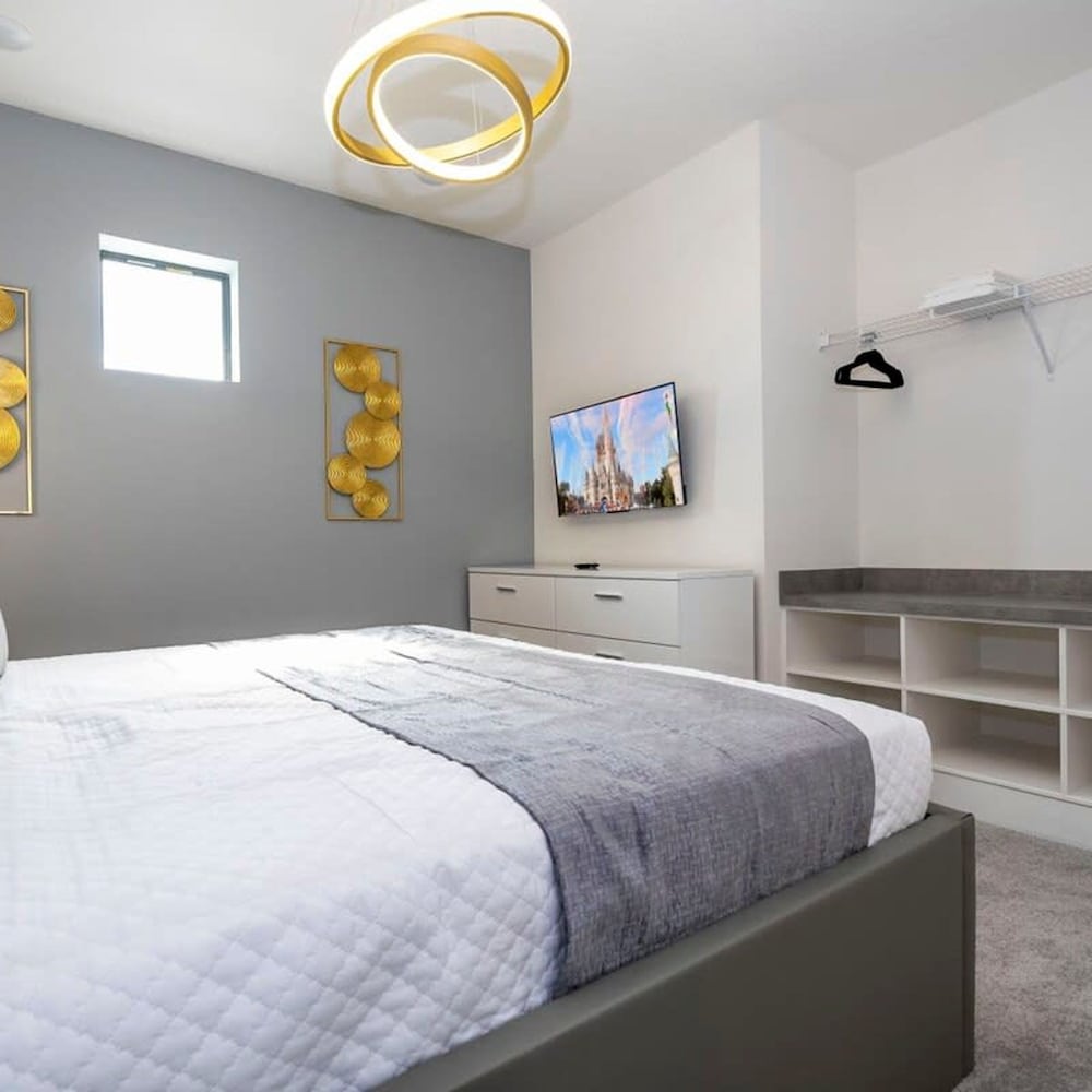 6163 Fantastic Home With 12bd