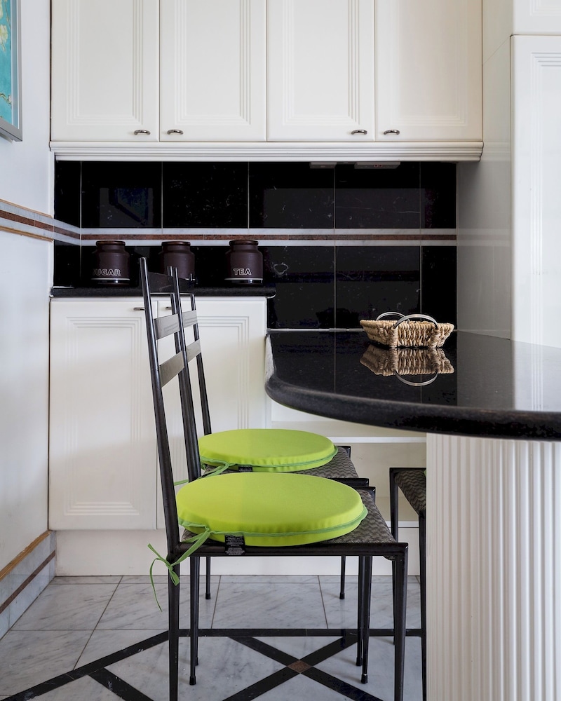 Penthouse 3-bed 3-bath on Marble Arch