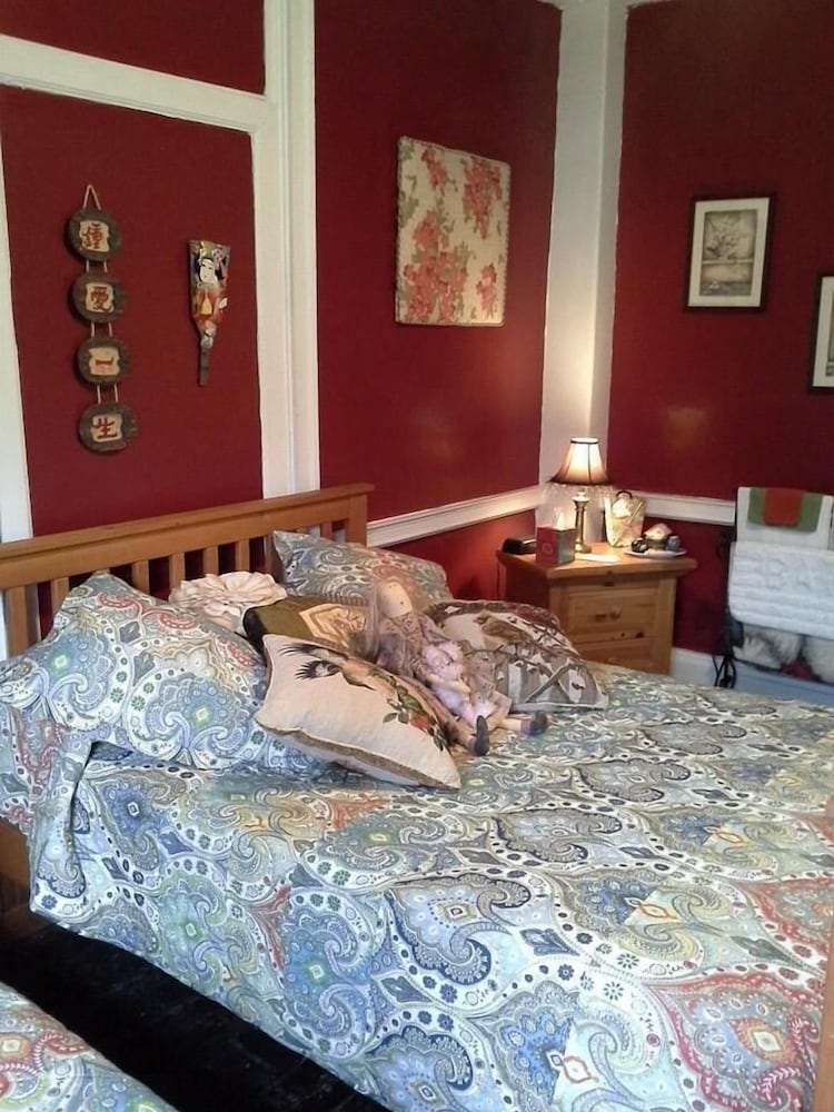 Brookside Inn At Laurens