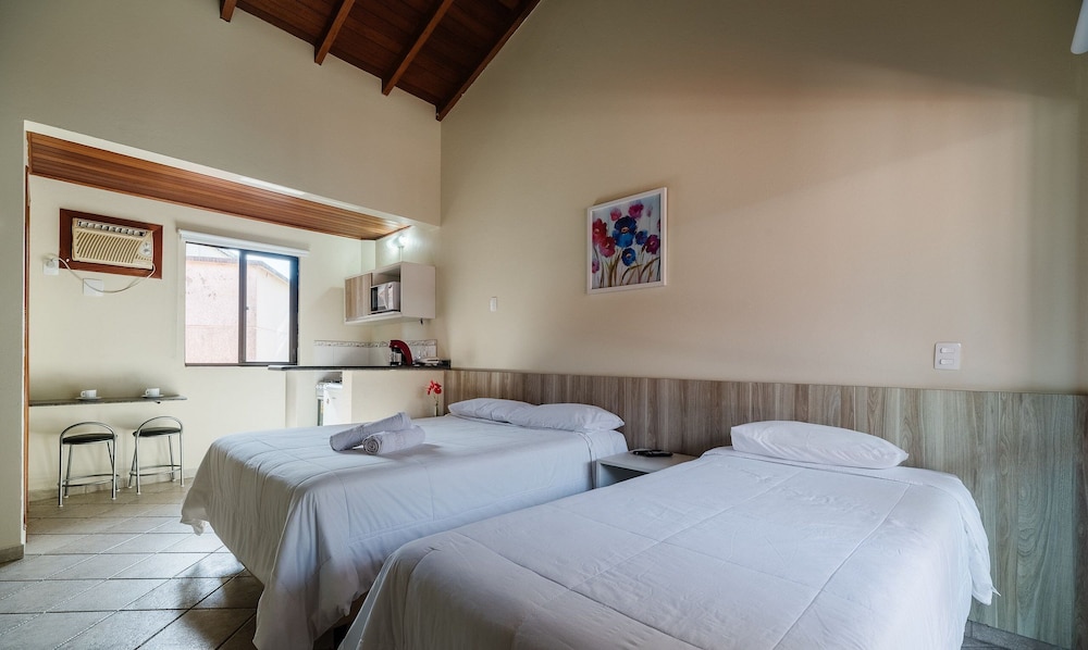 JOFs Apartamentos c Piscina e Vista Mar