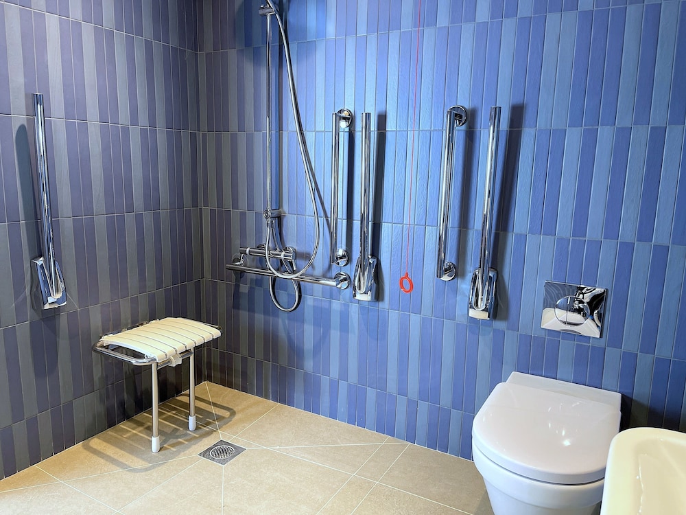 Doncaster Vacations - Hex Wildlife Hotel - Property Image 7