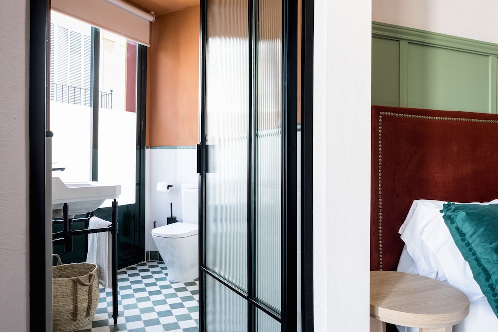 Honest Sevilla Hotel 72