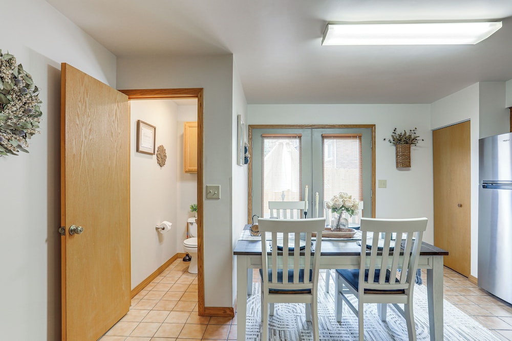 Townhome w/ Patio: 1 Mi to Clearfield Riverwalk
