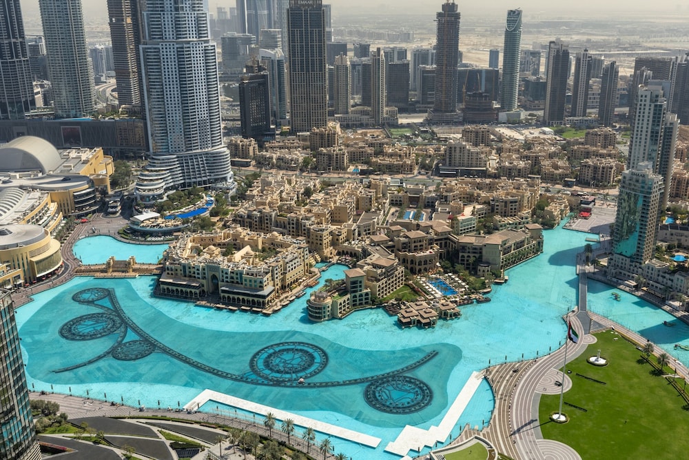 Luxury Apt w Spectacular Burj Khalifa Views