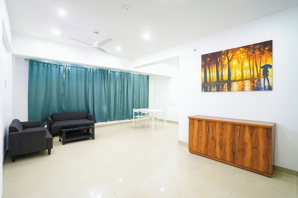 Fabhotel Wellax 24 Service Apartments