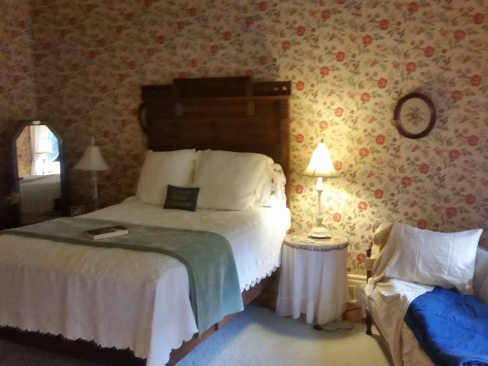 Spahn House Bed and Breakfast - Property Image 35